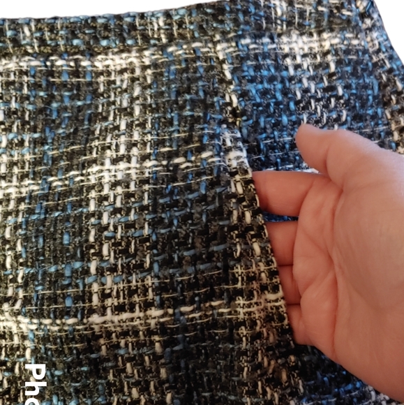 LOFT Side-Zip Tweed Aqua, Black, and White Plaid Skirt, Size 8 - Picture 4 of 9